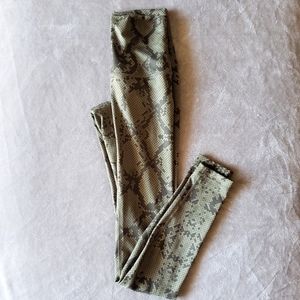 Lululemon Wunder Under Snake Print Green Leggings